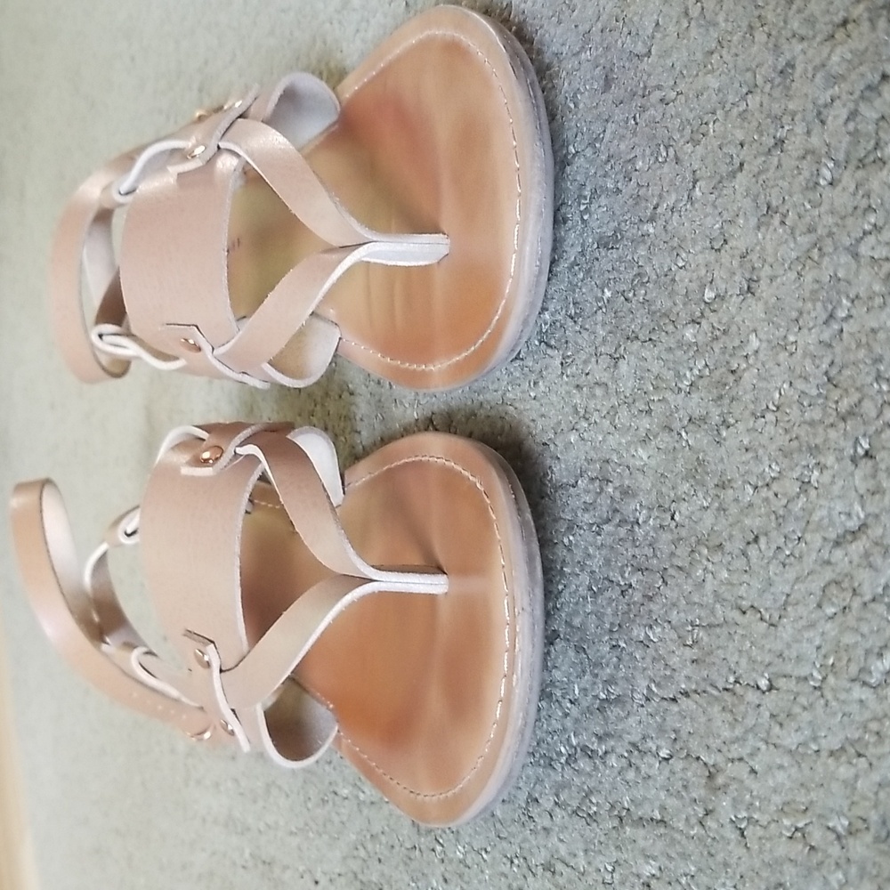 American Eagle Tan Strappy Sandals - Picture 3 of 5